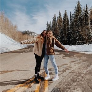 Meet your Posher, Claire